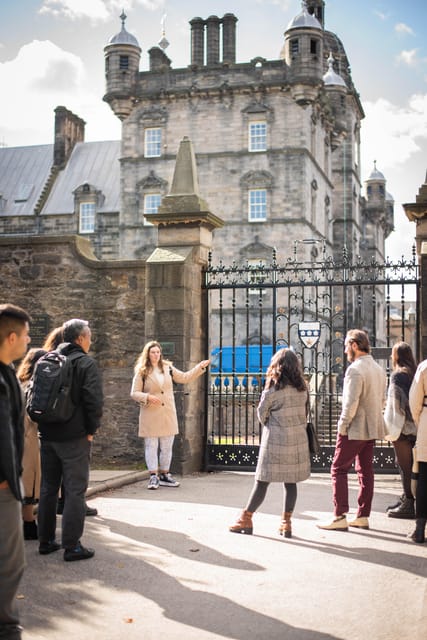 Edinburgh: Harry Potter Tour & Amazing Illusions Experience - Over 100 tricks: what you do once you’re inside