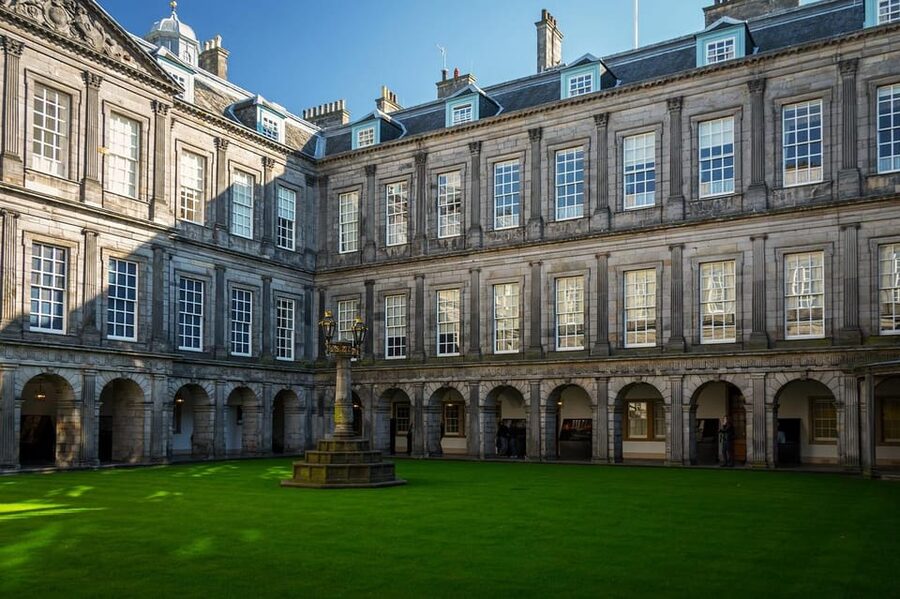 Edinburgh: Harry Potter Tour & Palace of Holyrood Entry - Should you book this Edinburgh Harry Potter Tour with Holyrood entry?