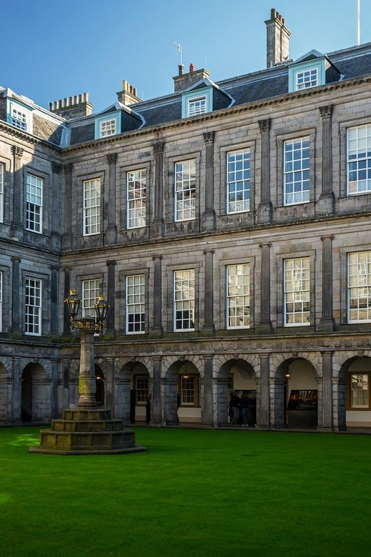 Edinburgh: Harry Potter Tour & Palace of Holyrood Entry - What to bring and how to handle the 3.5-hour mix