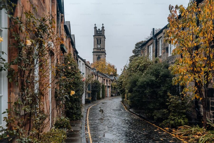 Edinburgh: Harry Potter Walking Tour with Dungeon Entry - Greyfriars Kirkyard and the Tom Riddle’s Grave Stop