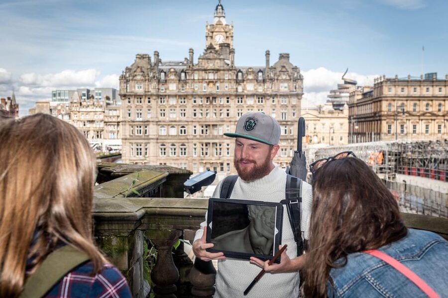 Edinburgh: Harry Potter Wizarding Walking Tour (Private) - Guide Quality Can Make or Break the Walk