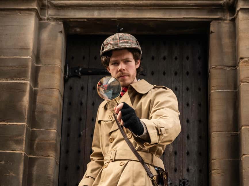 Edinburgh: Historical Gems Tour & A Taste of Scottish Fudge - Mercat Cross and the Royal Mile, where stories and pop culture share the pavement