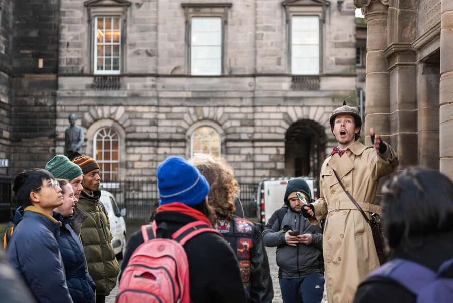 Edinburgh: Historical Gems Tour & A Taste of Scottish Fudge - Who should book this walk, and who should skip it