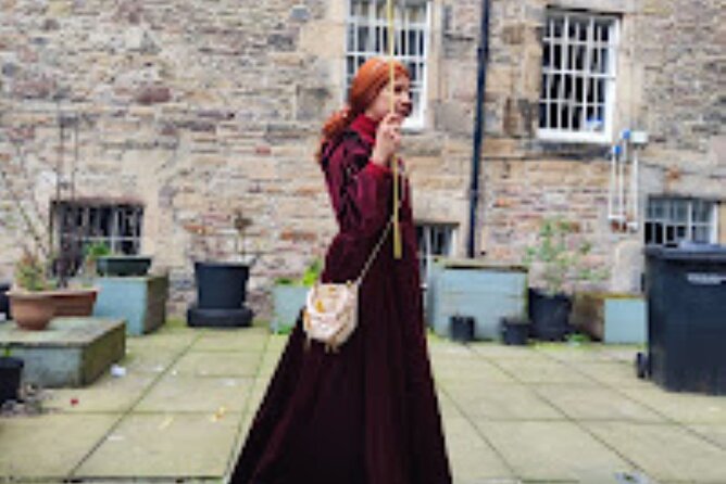 Edinburgh Historical Tour in Spanish - A 90-Minute Tour That Helps You Read the City