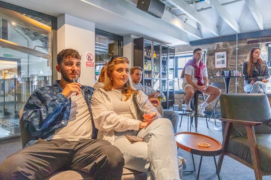 Edinburgh: Holyrood Distillery Whisky & Gin Tour - Tastings, cocktails, and how to get the most from the sips