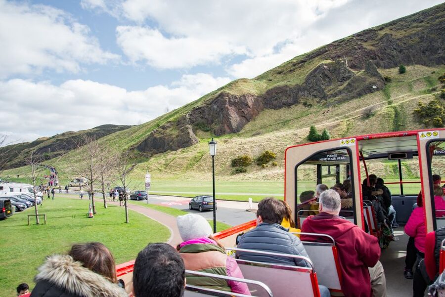 Edinburgh: Hop-On Hop-Off Bus Pass with 3 City Tours - Why a three-route pass works so well in Edinburgh