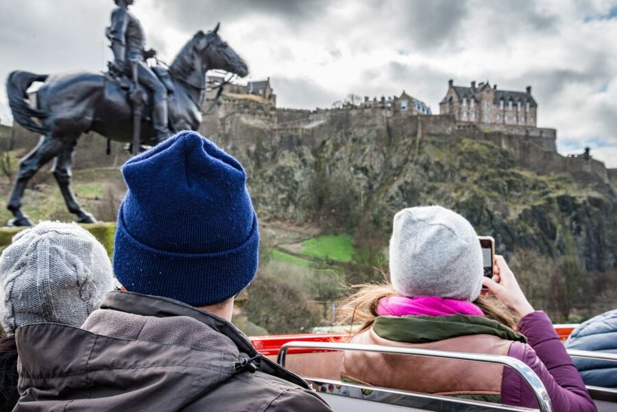 Edinburgh: Hop-On Hop-Off Bus Pass with 3 City Tours - City Sightseeing Tour: the story-heavy line in 9 languages