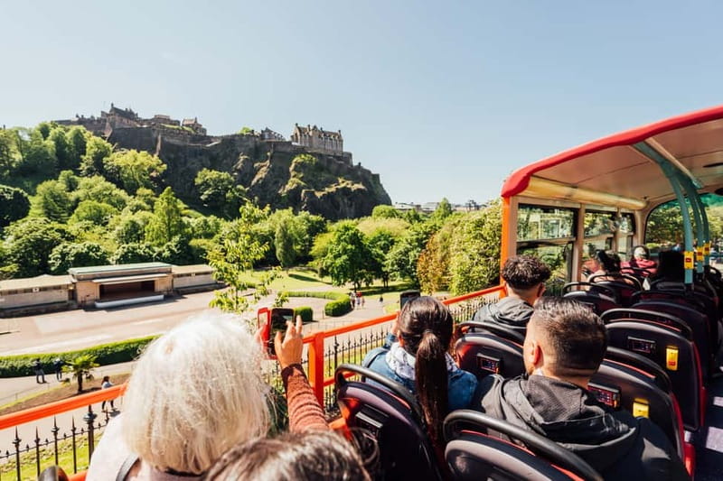 Edinburgh: Hop-On, Hop-Off Bus Tour City & Britannia Combo - Open-top bus comfort and rainy-day reality
