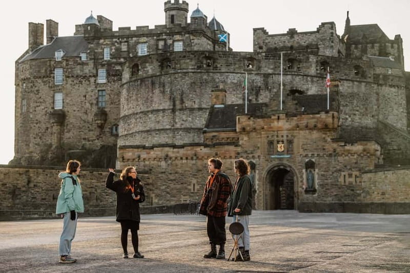 Edinburgh: Immersive Old Town Historical Walking Tour - A 90-minute overview that beats the guidebook shuffle