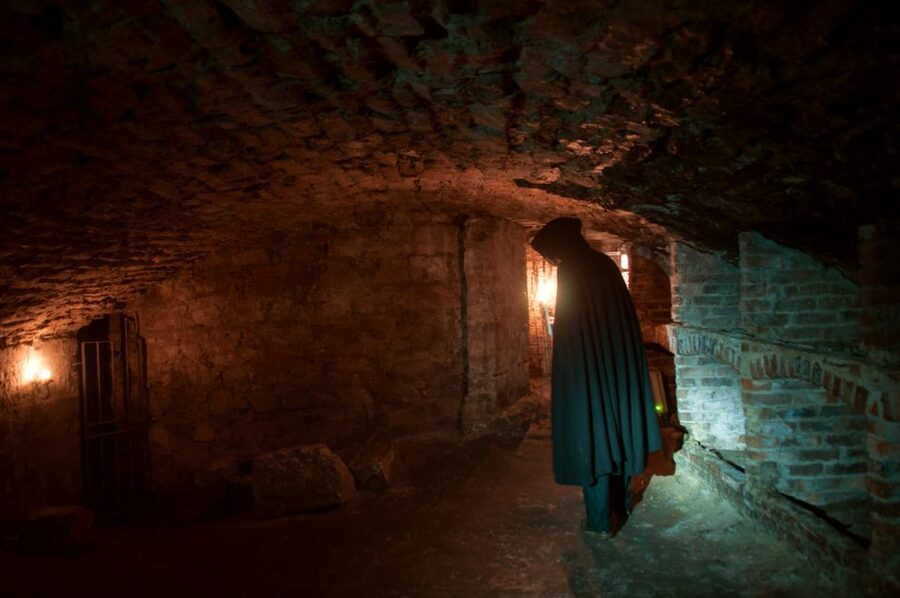 Edinburgh: Immersive Small-Group Haunted Underground Tour - What to wear, what to bring, and what to skip