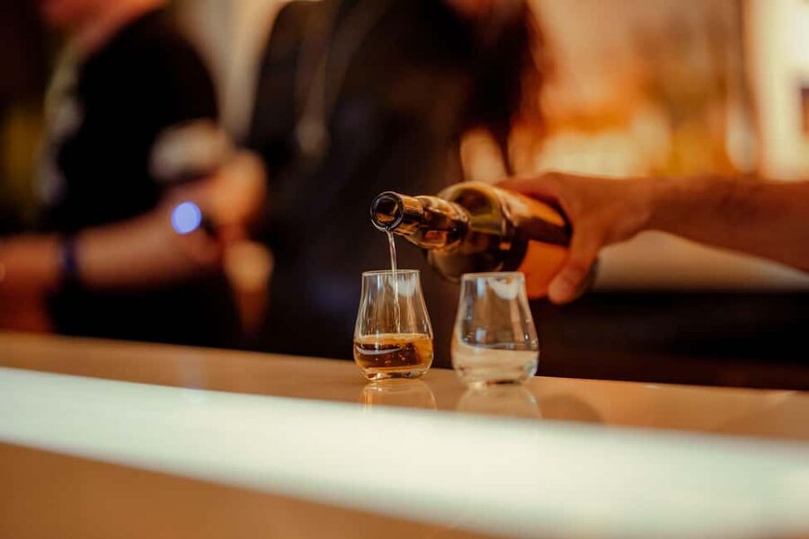 Edinburgh: Johnnie Walker Whisky Explorers Guided Tasting - Five Whiskies, Region by Region: Islay, Highlands, Speyside
