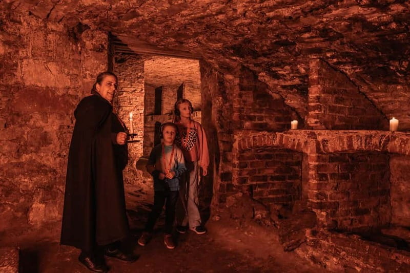 Edinburgh: Kids Immersive Underground Small-Group Tour - How the Kids Underground Ghost Tour Works (Old Town to Underground)
