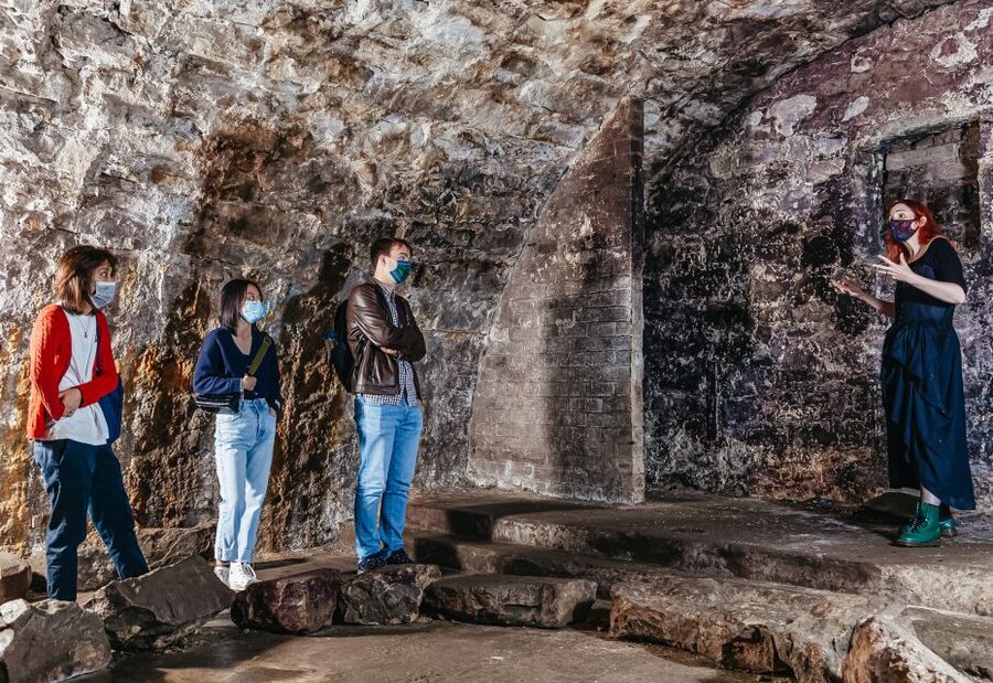 Edinburgh: Late-Night Underground Vaults Terror Tour - Wynds and Closes: Where the Stories Get Real