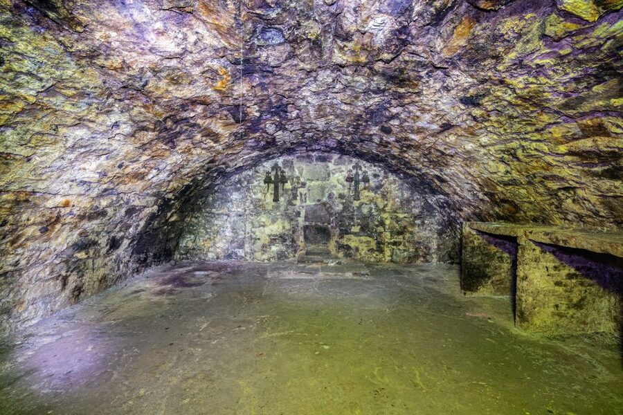 Edinburgh: Late-Night Underground Vaults Terror Tour - The Torture Exhibition: History With No Soft Edges
