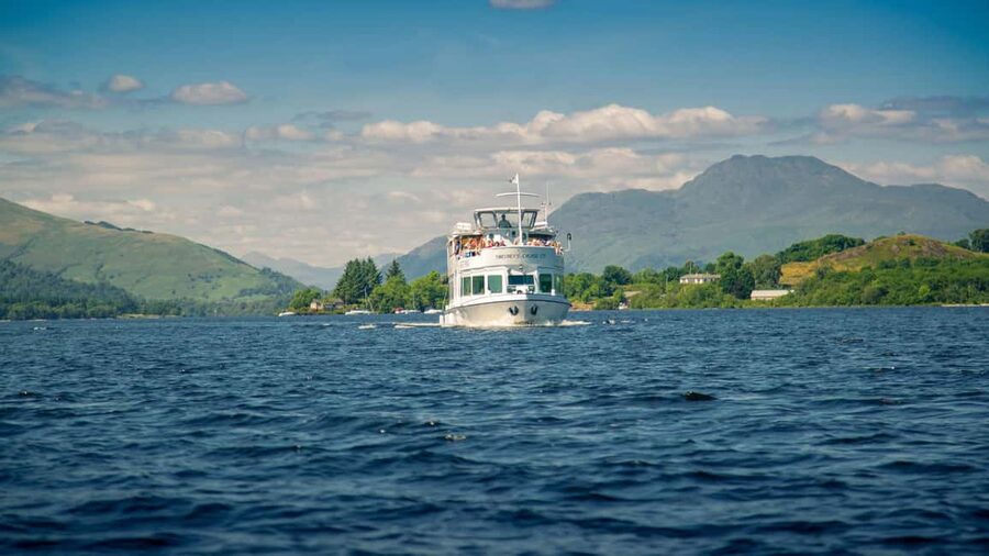 Edinburgh: Loch Lomond, Stirling Castle, and Kelpies Tour - Driving Through the Trossachs: Rob Roy Country by Bus Window