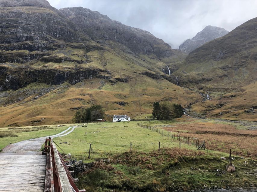 Edinburgh: Loch Ness, Inverness & Highlands Tour in Spanish - Inverness stroll along River Ness, then Pitlochry to close out the day