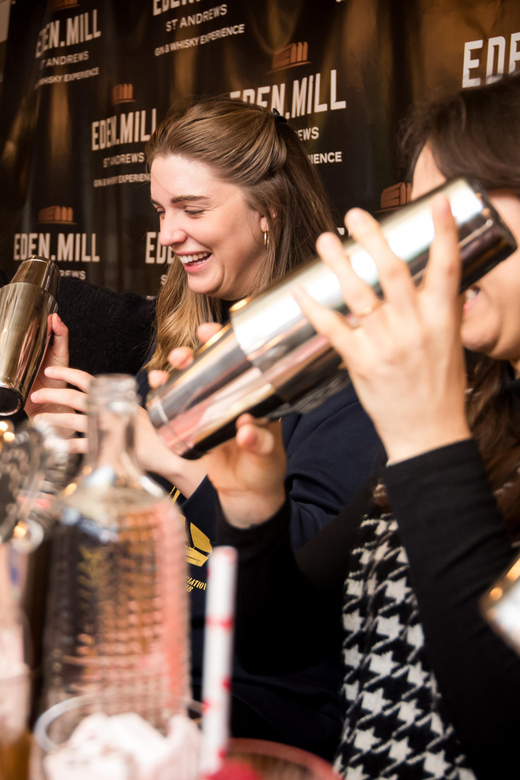 Edinburgh: Love Gin Cocktail Masterclass - Sweet pairings: flavored marshmallows and macarons with your gin