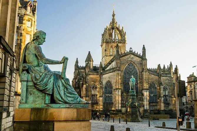 Edinburgh Luxury Private Day Tour | The Royal Experience - Royal Mile on foot, then Holyroodhouse: a smart pacing trick