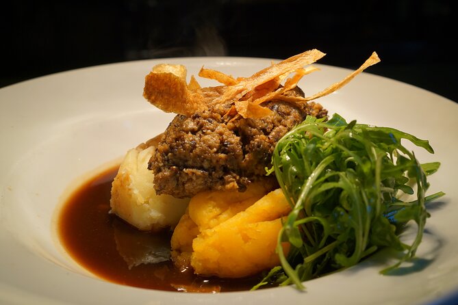 Edinburgh Luxury Private Food & Drink Tour with Eat Walk Tours - Old Town without the usual detours and photo-stopping overload