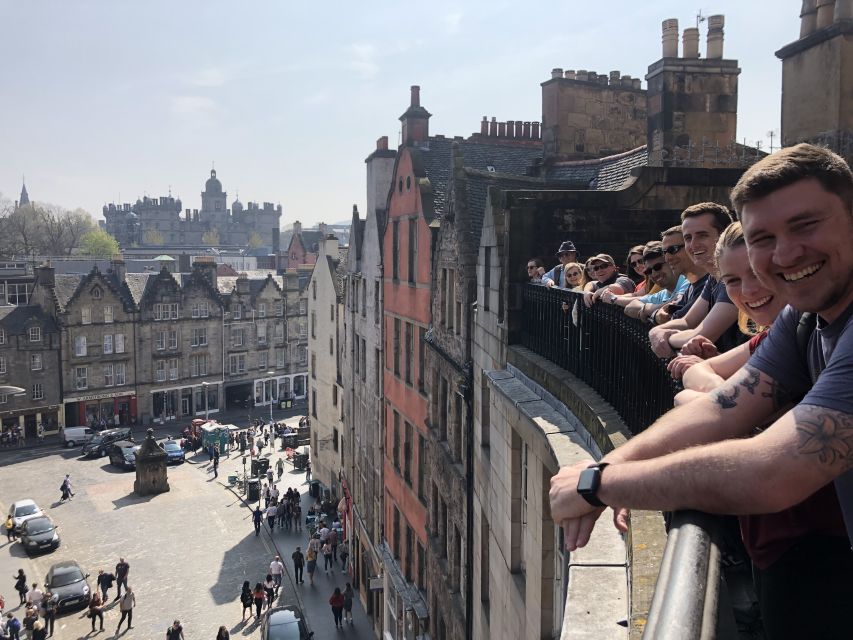 Edinburgh: Mountebank Comedy Walk - Old Town streets, plus the myths Edinburgh runs on