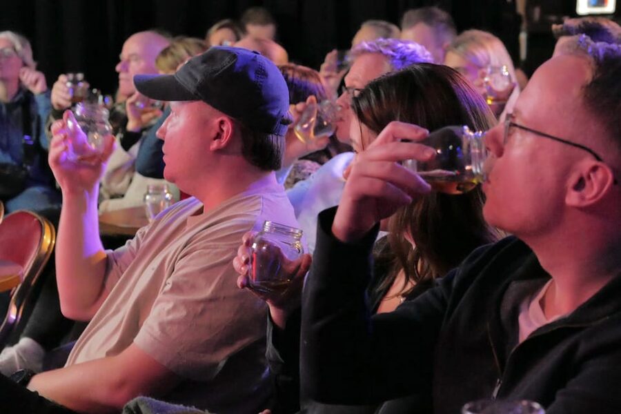 Edinburgh: Mountebank Comedy Whisky Tasting - Why this Edinburgh whisky tasting feels different