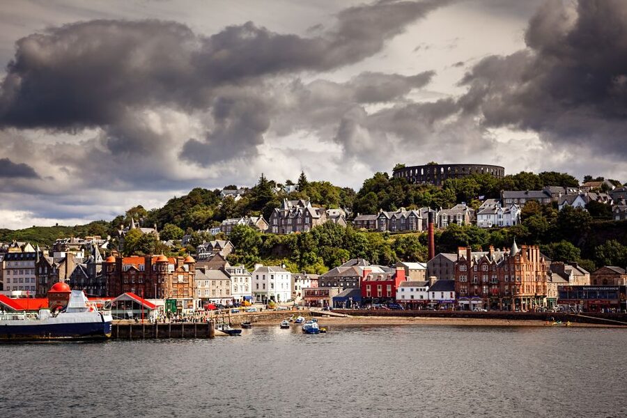 Edinburgh: Oban, Kilchurn Castle & Inveraray Tour in Spanish - The Real MVP Is the Guide (And Yes, Mercedes Gets Mentioned)