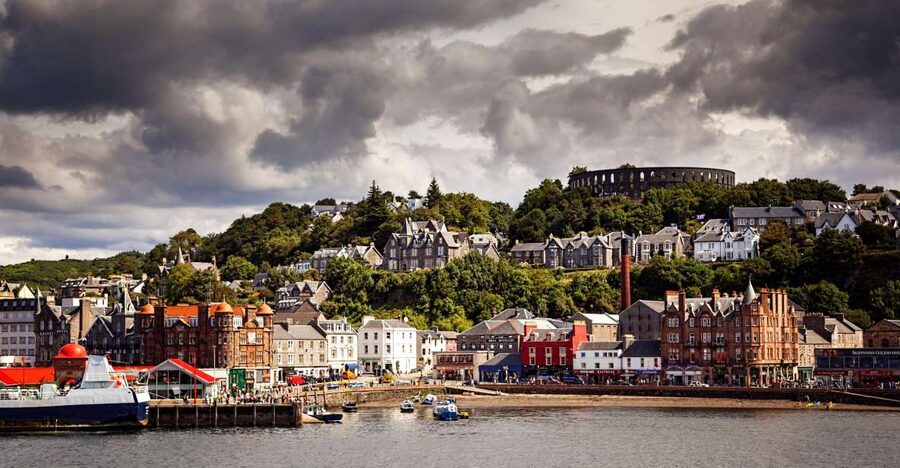 Edinburgh: Oban, Kilchurn Castle & Inveraray Tour in Spanish - Loch Awe and Kilchurn Castle: The Ruins That Anchor the Day