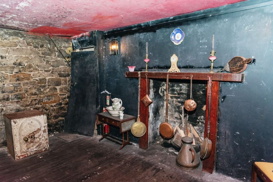 Edinburgh: Old Town and Underground Historical Tour - Value Check: Is $27 for 1.5 Hours Worth It?