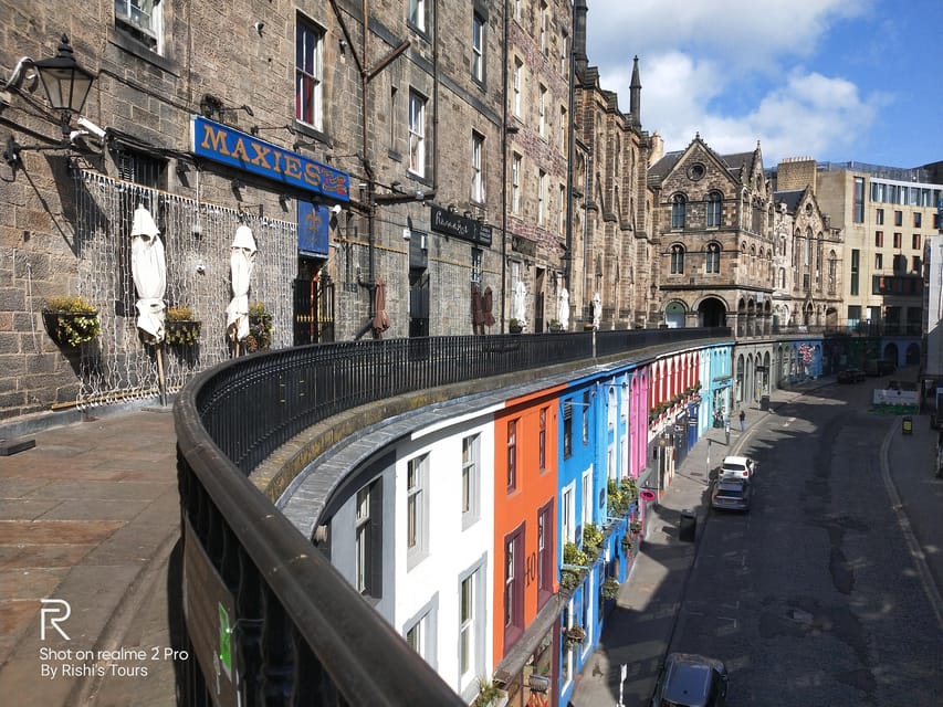 Edinburgh: Old Town Highlights Walking Tour - Edinburgh’s Old Town Works Best on Foot