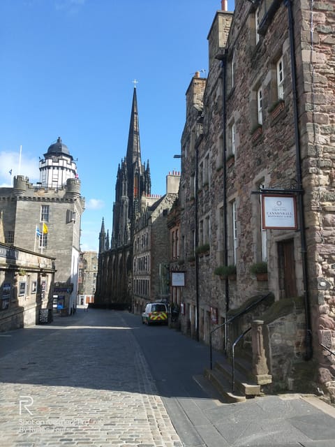 Edinburgh: Old Town Highlights Walking Tour - Finishing Outside the Scottish Parliament on High Street