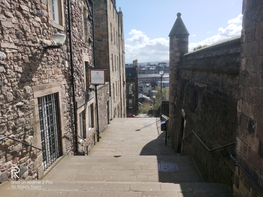 Edinburgh: Old Town Highlights Walking Tour - Price and Value for a Guided Old Town Walk
