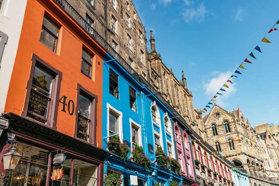 Edinburgh: Old Town History and Tales Walking Tour - What to bring, who it suits, and who should choose another option