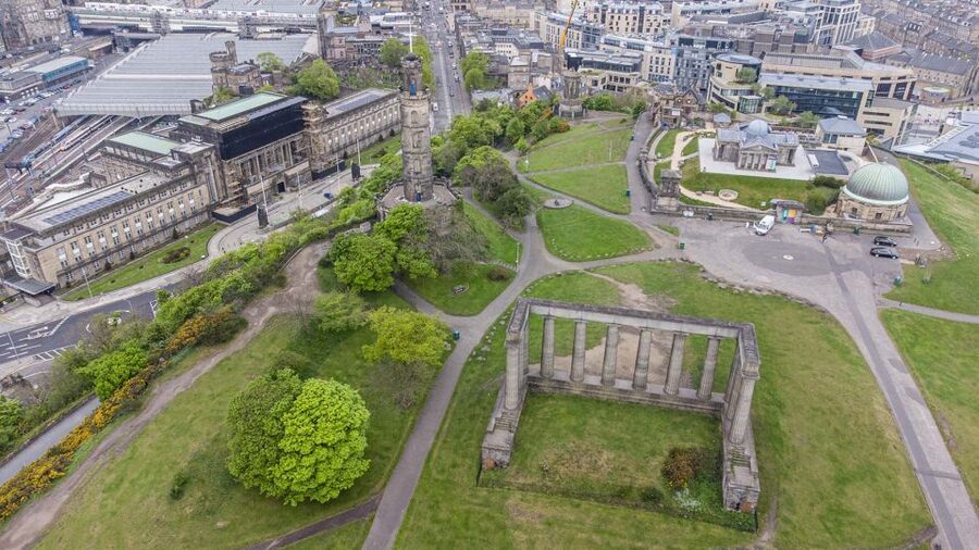 Edinburgh: Old Town History Walking Tour - Starting at Advocates Close: the meeting point you will not miss