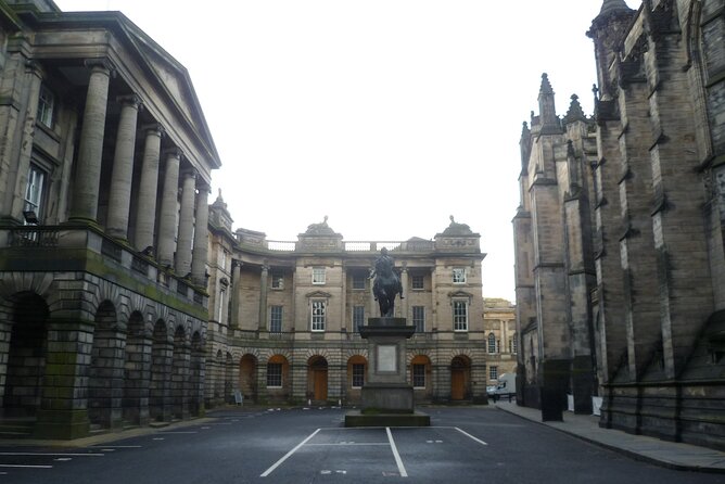 Edinburgh Old Town Private Self-Guided Tour - Mercat Cross to parliament questions, plus John Knox’s Edinburgh