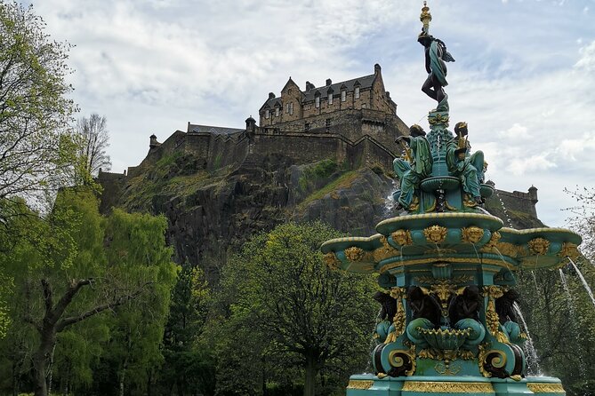 Edinburgh Old Town Private Self-Guided Tour - Royal Mile to City Chambers: power, weddings, and city life
