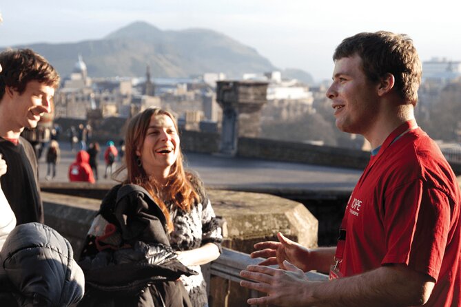 Edinburgh: Old Town's Highlights Walking Tour - Royal Mile Start at 130 High Street (EH1 1QS)