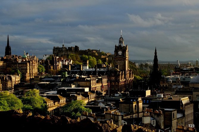 Edinburgh - Old Town Stories - How the walking format makes sense for first-time Old Town visits