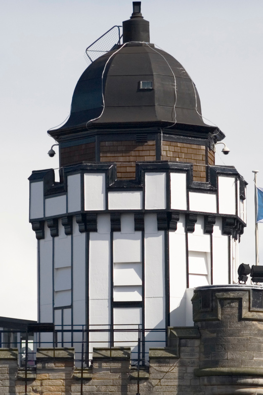 Edinburgh: Old Town Walking Tour with an APP - John Knox House on your route, and why the story matters here