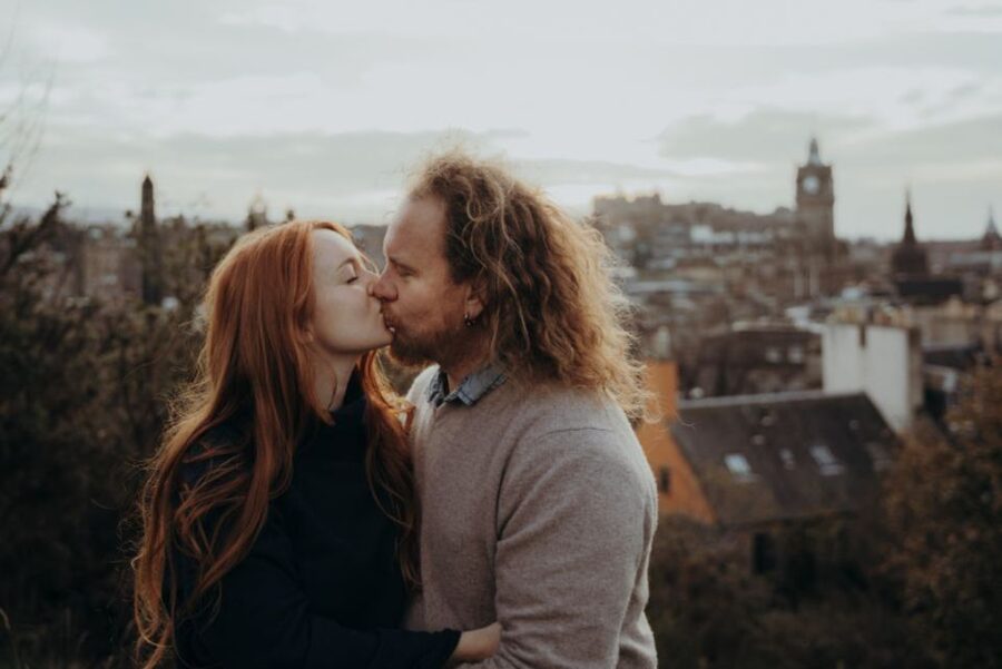Edinburgh: Photo Shoot with a Private Vacation Photographer - How the shoot works in Edinburgh, from meeting to your online gallery