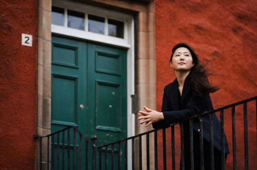Edinburgh: Photo Shoot with a Private Vacation Photographer - Editing in 5 working days, and why the gallery download matters