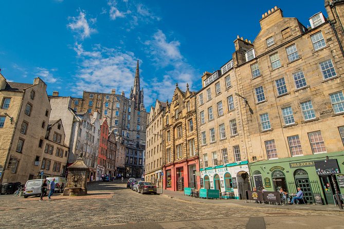 Edinburgh Photography Masterclass - Private Photography Lesson - Light painting and the fun side of night photography