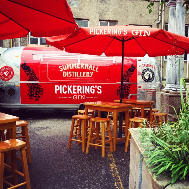 Edinburgh: Pickering's Gin Jolly Tour (Distillery & Tasting) - Four gin samples in the tasting room: how to compare without guessing