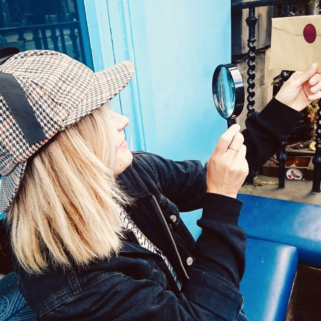Edinburgh: Private Sherlock Holmes Adventure Tour Challenge - The Keepsakes: Map You Keep, Badge You Earn