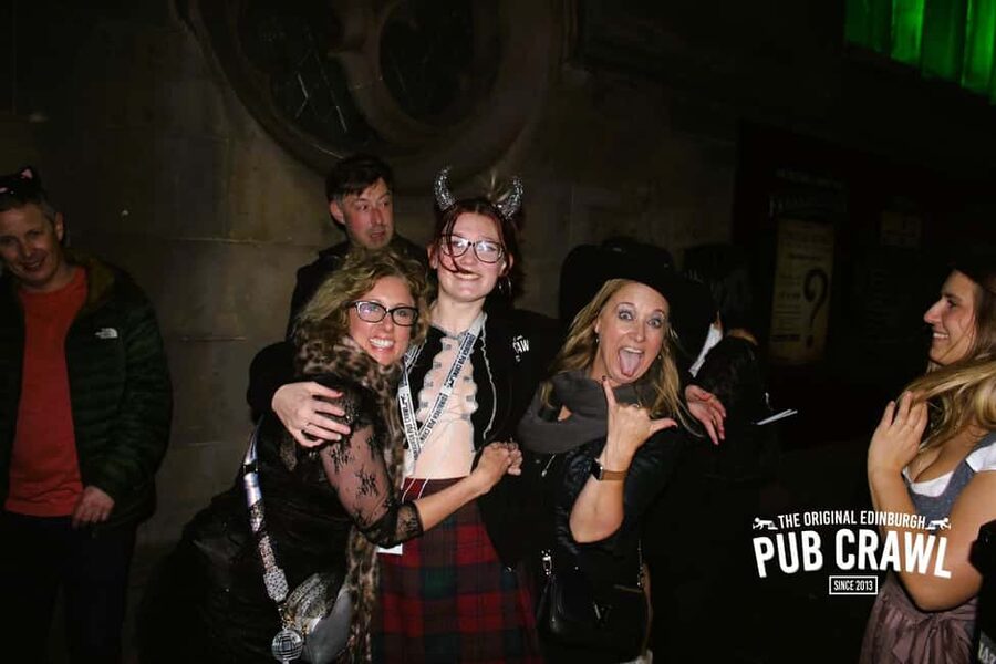 Edinburgh: Pub Crawl 7 Bars with 6 Shots - Stop by stop: how the 7 venues shape your vibe