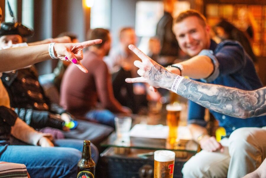 Edinburgh: Pub Crawl 7 Bars with 6 Shots - Practical tips that make the whole 5 hours better