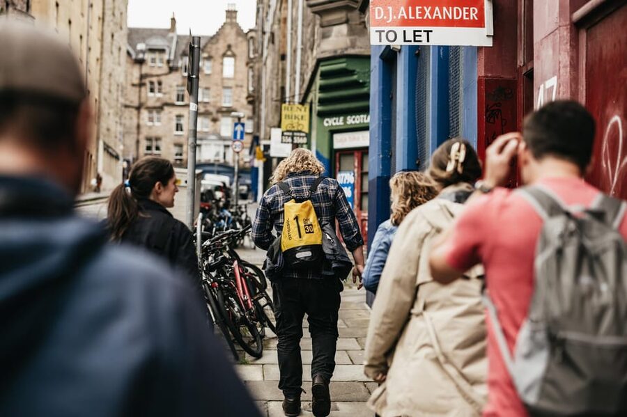 Edinburgh: Pubs and History Guided Walking Tour with Beer - Canongate: the tour’s most food-and-drink concentrated stretch