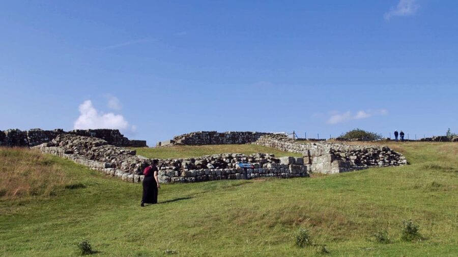 Edinburgh: Rosslyn Chapel and Hadrian's Wall Tour in Spanish - Jedburgh and the Lowlands drive: where the border becomes more than a line on a map