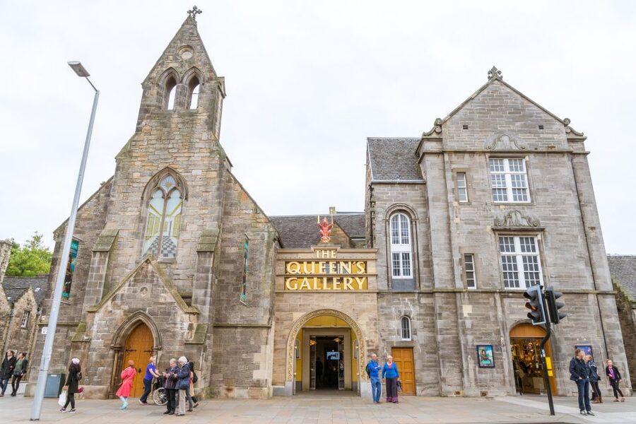 Edinburgh: Royal Attractions with Hop-On Hop-Off Bus Tours - What this pass actually gets you in Edinburgh