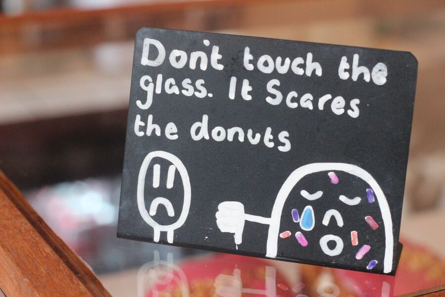 Edinburgh: Royal Mile Donut Tour with Donut Tastings - First Donut Stop Near the Castle: Fresh, Unique Flavors