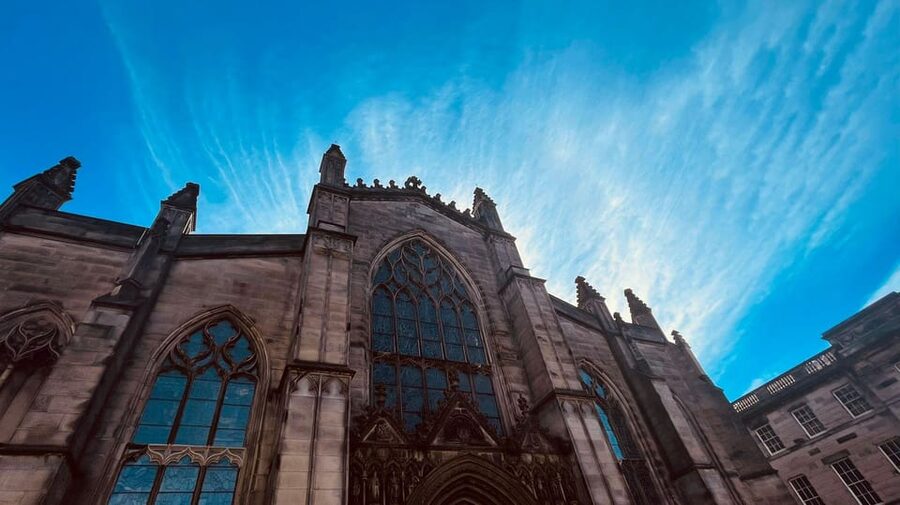 Edinburgh: Royal Mile Old Town Walking Tour - Where the tour starts, and how you’ll get oriented fast